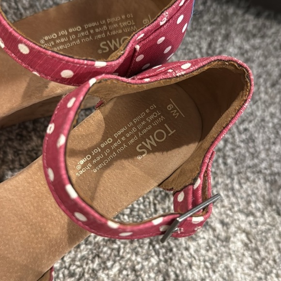 Polka Dot Wedge Sandals - Red and White Tom’s Women’s heel pin up style women - Picture 3 of 6